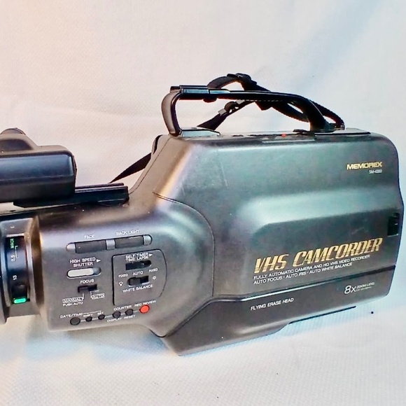 Memorex SM-1200 VHS Camcorder 6x Zoom w/ A8901 AC Adaptor, Strap, etc